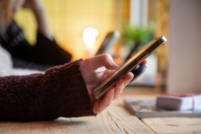 Smartphone in der Hand